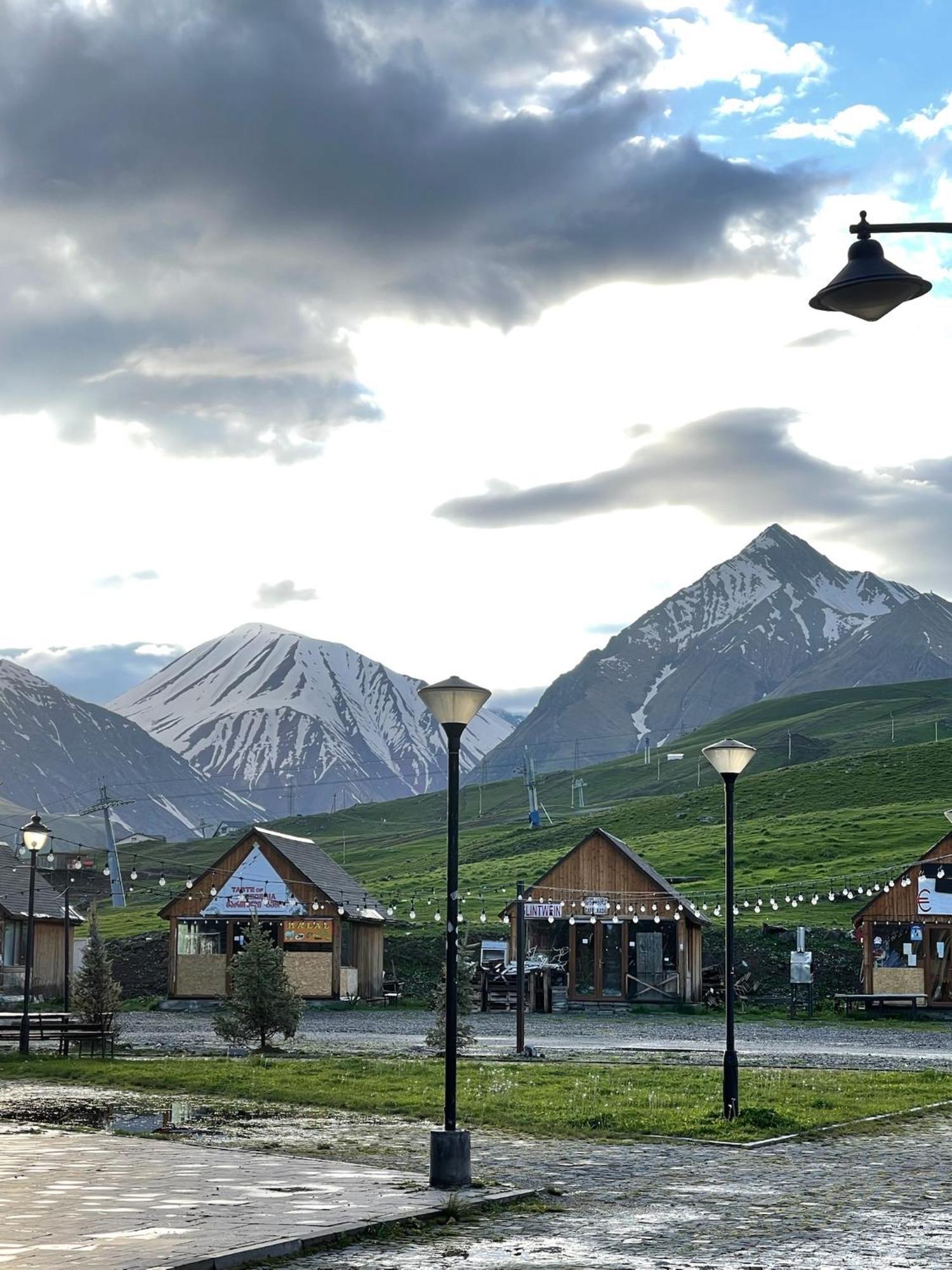 Happy Holidays Apartments In New Gudauri Esterno foto